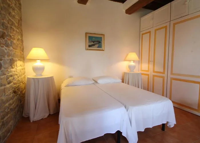 In With Pool And Sauna ヴィラ サン・ヴェナンツォ